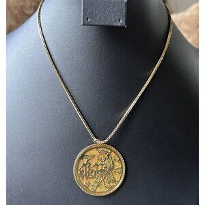Vintage Monet Asian Inspired Detailed Necklace Gold Tone Metal Mesh Signed 17"‎